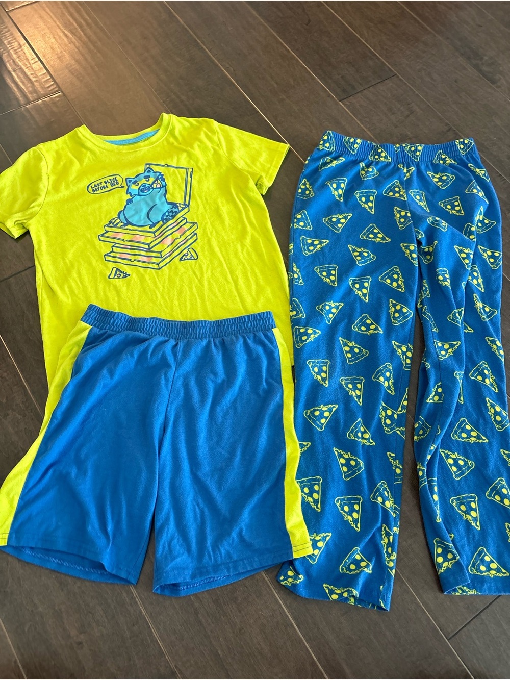 Kids Bright Yellow & Blue Pizza-Print Pajama Set